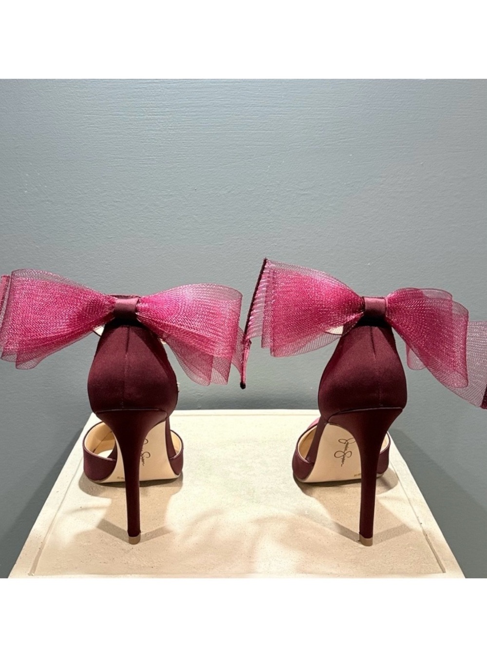 Jessica Simpson Phindies Burgundy Oversized Tulle Bow Stiletto Pumps Sz 5.5 NWT - Picture 2 of 9